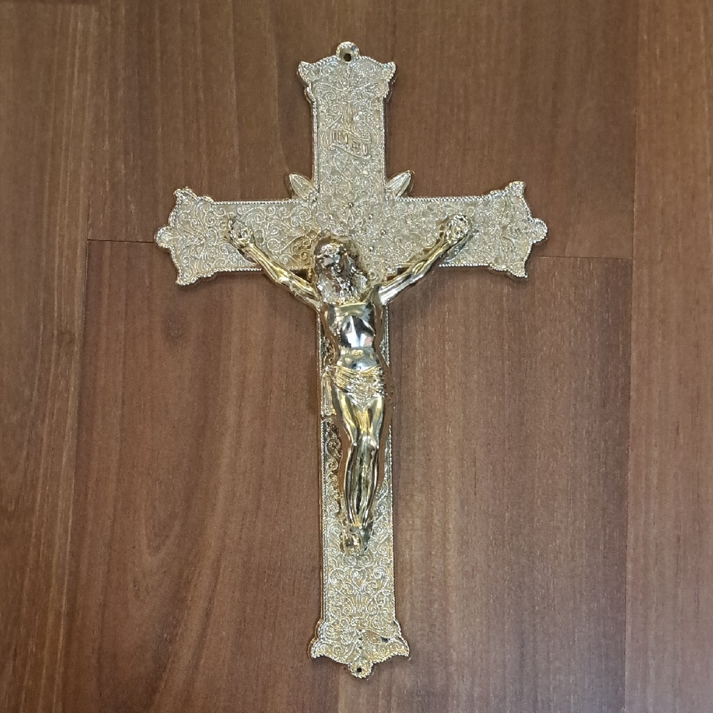 Vintage GALLO Co. NY Gold Colored Metal Crucifix Jesus Cross
